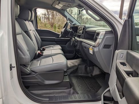 New 2024 Ford F550 XL image 32