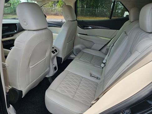 Used 2022 Buick Envision Avenir w/ Technology Package II image 10