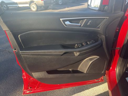 Used 2020 Ford Edge SEL w/ Convenience Package image 19