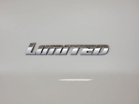Used 2017 Toyota 4Runner Limited AWD/4WD image 10