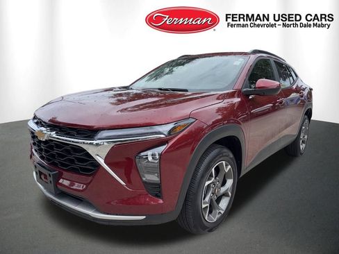 Used 2024 Chevrolet Trax LT w/ LT Convenience Package FWD image 10