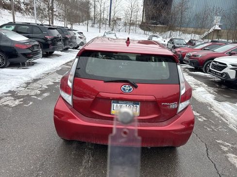 Used 2015 Toyota Prius C Two image 4