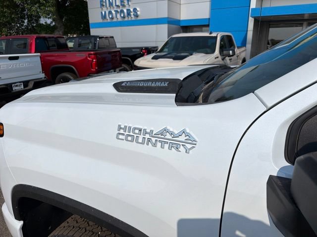 New 2026 Chevrolet Silverado 2500 High Country w/ High Country Premium Package AWD/4WD image 9