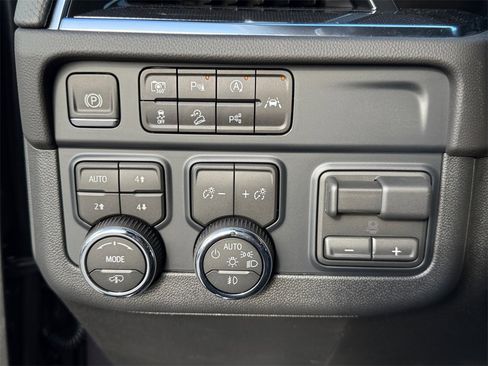 New 2026 Chevrolet Suburban RST w/ Advanced Technology Package image 21