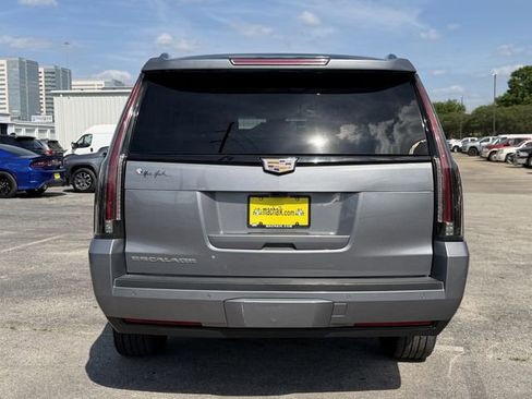 Used 2019 Cadillac Escalade ESV Platinum w/ Escalade Sport Edition image 6