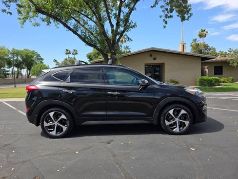 Used 2016 Hyundai Tucson Limited w/ Option Group 03 FWD image 3
