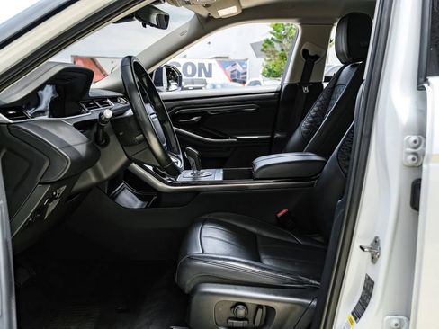 Used 2020 Land Rover Range Rover Evoque SE AWD/4WD image 3