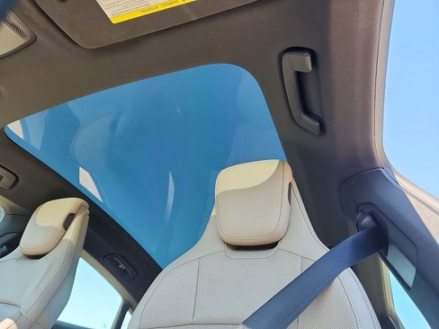 Certified 2022 Porsche Taycan image 14