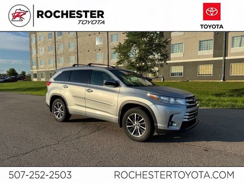Used 2018 Toyota Highlander XLE w/ Protection Package #3 AWD/4WD image 1
