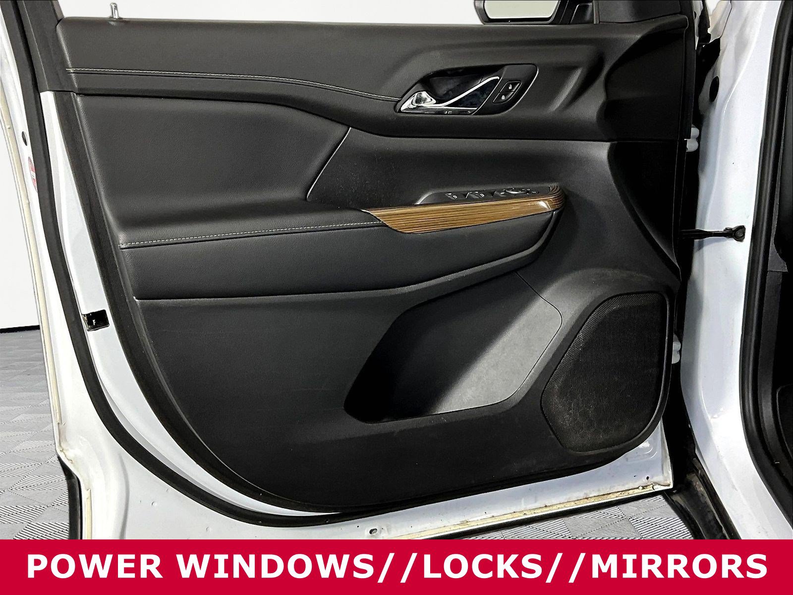 Used 2021 GMC Acadia SLE w/ LPO, Floor Liner Package FWD image 19