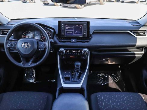 Used 2022 Toyota RAV4 XLE image 16