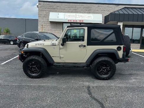Used 2017 Jeep Wrangler Sport AWD/4WD image 2