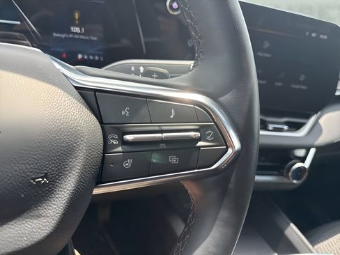 Used 2026 Chevrolet Equinox LT FWD image 23