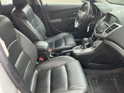Used 2014 Chevrolet Cruze LT image 10