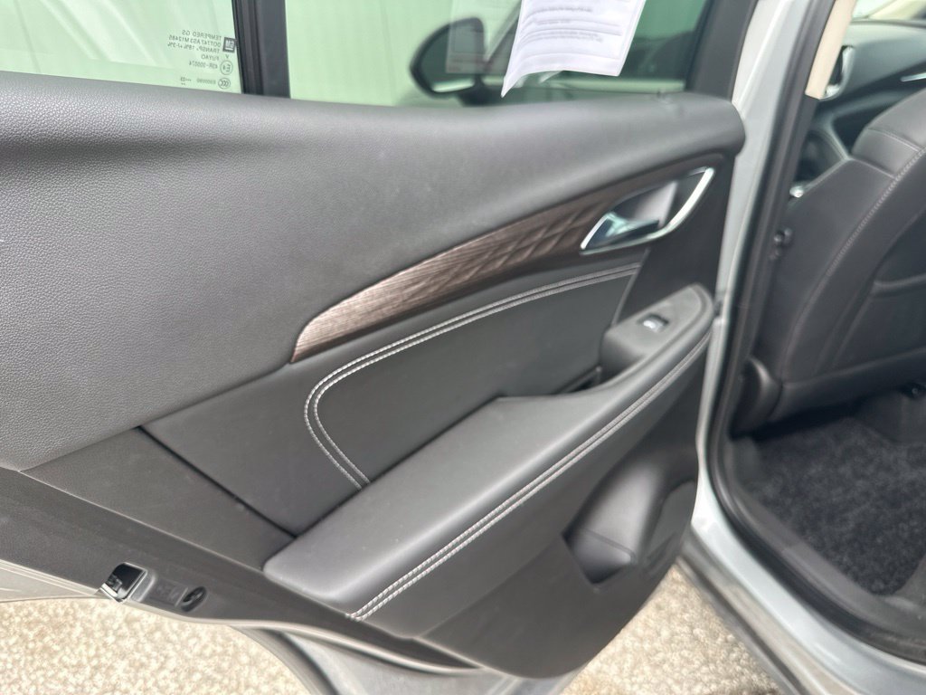 Used 2023 Buick Envision Avenir AWD/4WD image 17