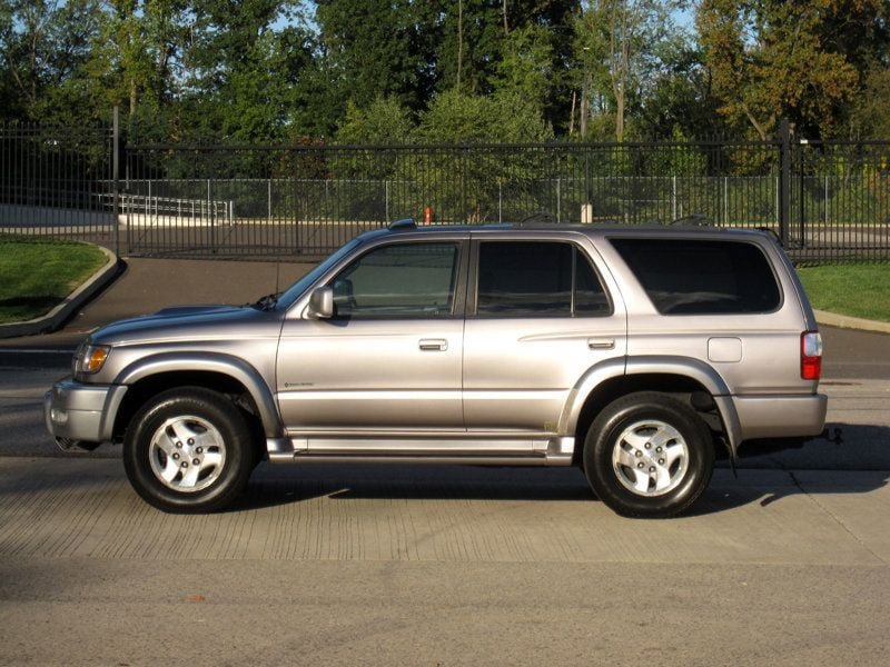 Used 2002 Toyota 4Runner SR5 RWD image 6