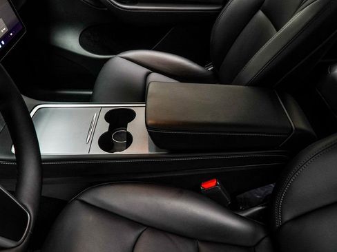 Used 2024 Tesla Model Y Performance image 20