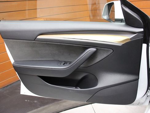 Used 2023 Tesla Model 3 Standard Range RWD image 29