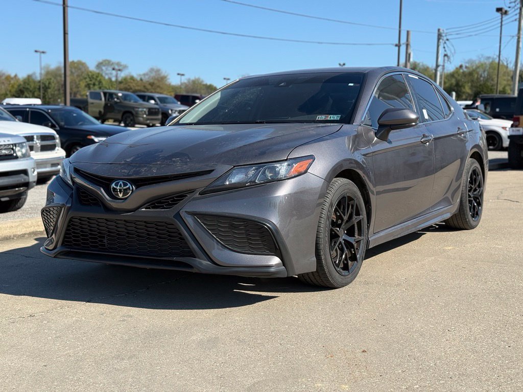Used 2021 Toyota Camry SE FWD image 2