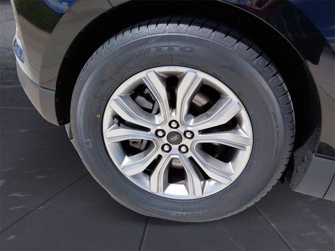 Used 2024 Ford Edge Titanium image 14