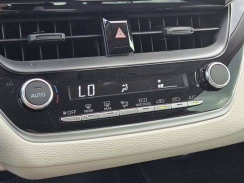 Certified 2025 Toyota Corolla LE FWD image 13