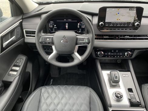 Used 2023 Mitsubishi Outlander SEL image 32