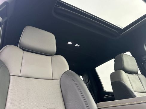 Used 2023 Chevrolet Silverado 1500 ZR2 w/ Technology Package image 16