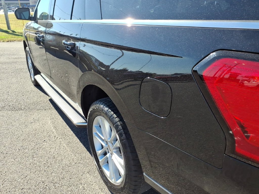 Used 2022 Ford Expedition Max XLT AWD/4WD image 19