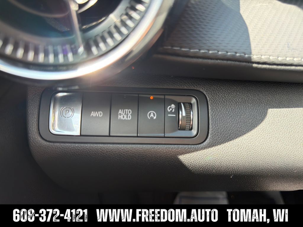 Used 2026 Chevrolet Equinox LT AWD/4WD image 21
