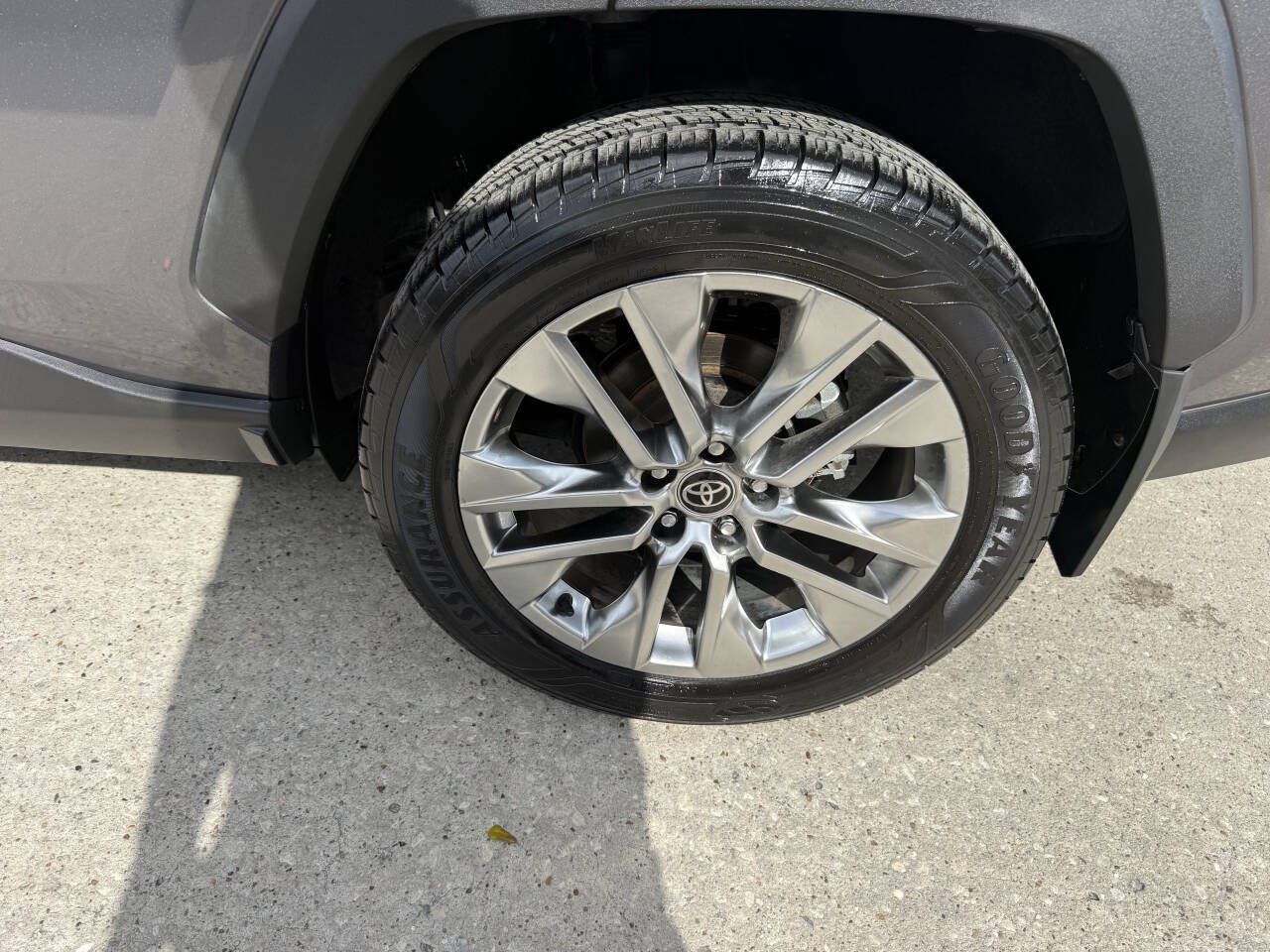 Used 2021 Toyota RAV4 XLE Premium FWD image 36