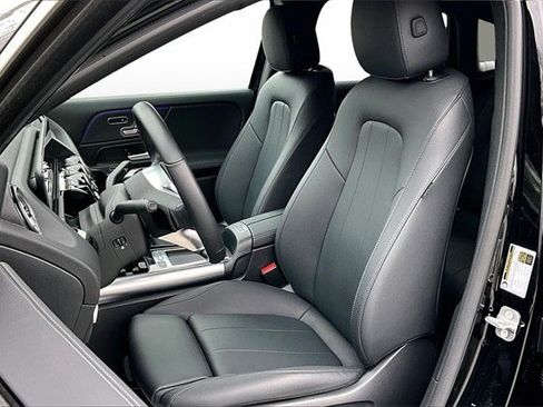 Certified 2025 Mercedes-Benz GLA 250 4MATIC image 24