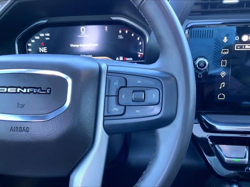 Used 2024 GMC Sierra 2500 Denali w/ Denali Reserve Package image 24