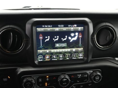 Used 2021 Jeep Wrangler Unlimited Sahara image 18