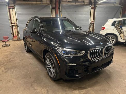 Used 2019 BMW X5 xDrive40i w/ M Sport Package image 3