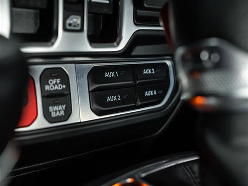 Used 2024 Jeep Wrangler Unlimited Rubicon AWD/4WD image 28