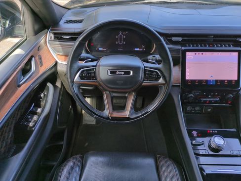 Used 2021 Jeep Grand Cherokee L Summit w/ Luxury Tech Group V AWD/4WD image 16