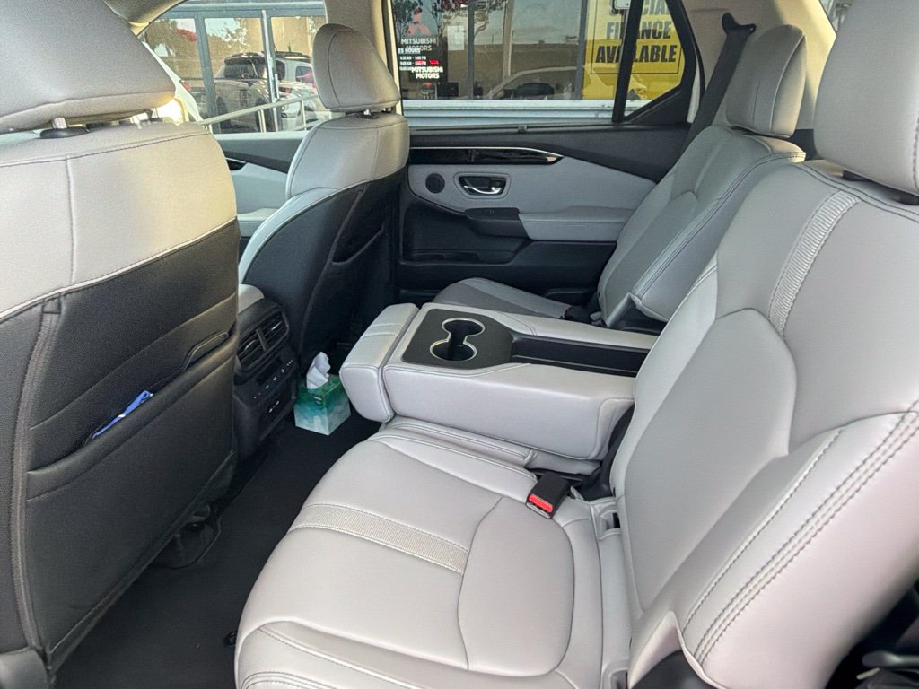 Used 2024 Honda Pilot Touring image 7