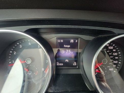 Used 2020 Volkswagen Tiguan SE w/ Panoramic Sunroof Package image 13