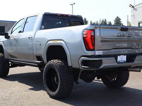 Used 2025 GMC Sierra 3500 Denali Ultimate AWD/4WD image 3