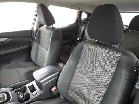 Used 2021 Nissan Rogue Sport SV image 12