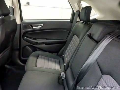 Used 2022 Ford Edge SE w/ Black Appearance Package image 11