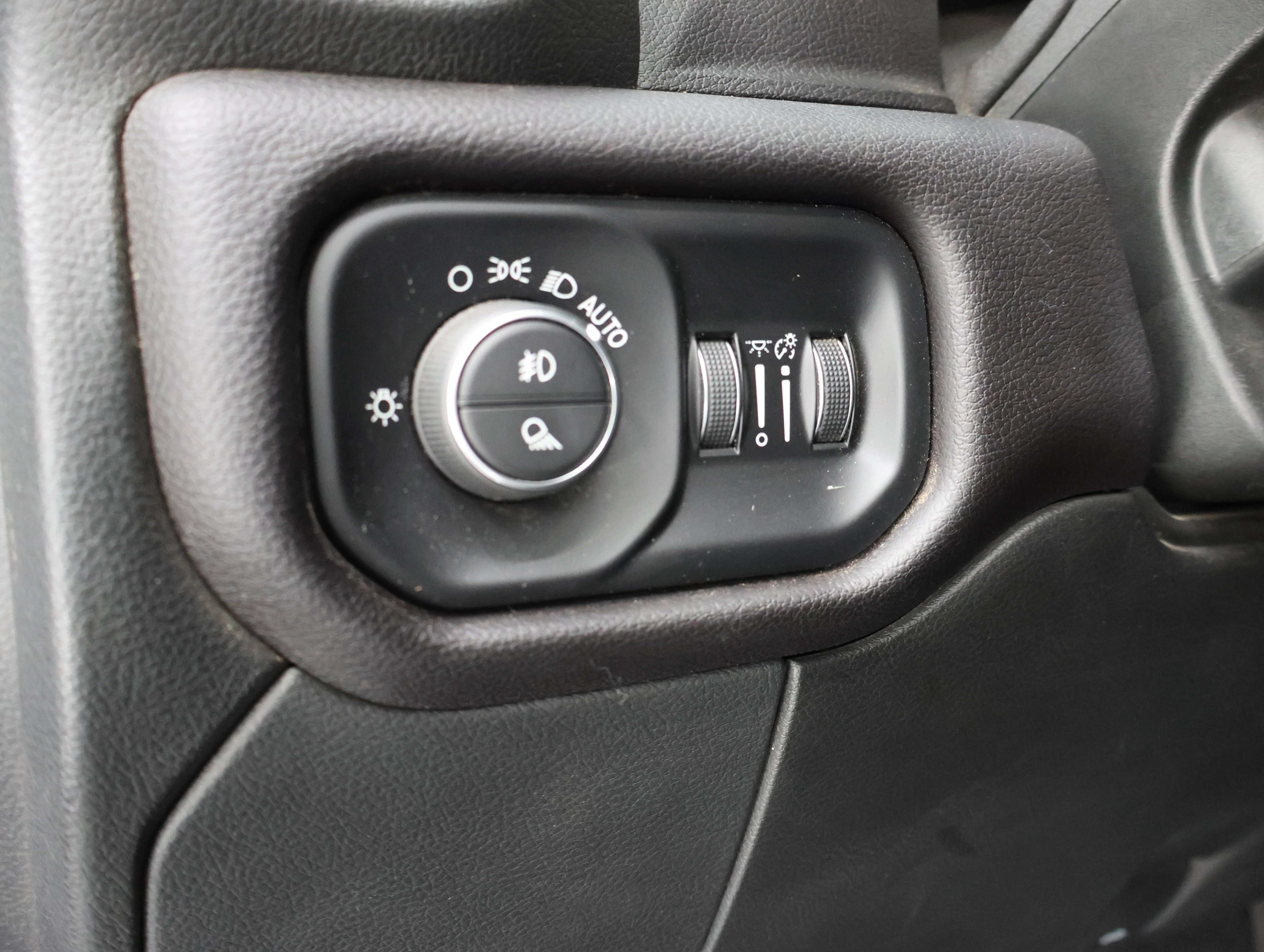 Used 2023 RAM 2500 Laramie AWD/4WD image 42
