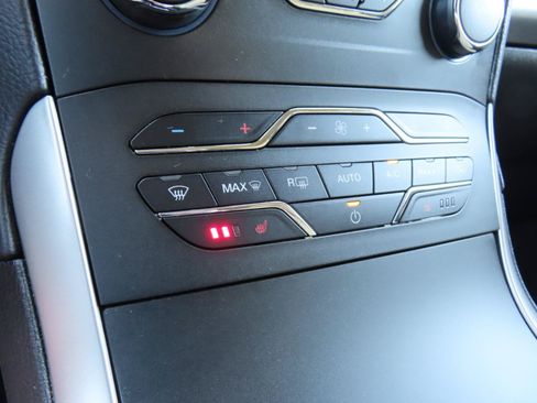 Used 2020 Ford Edge SEL AWD/4WD image 25
