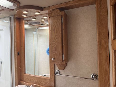 Used 2005 Ford E-350 and Econoline 350 Super Duty RWD image 58
