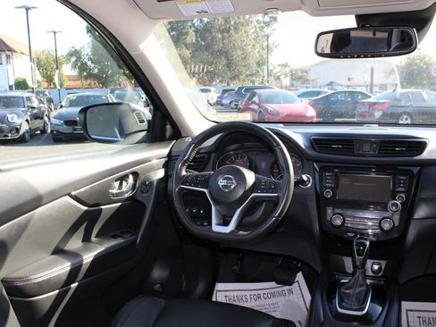 Used 2018 Nissan Rogue SL image 30