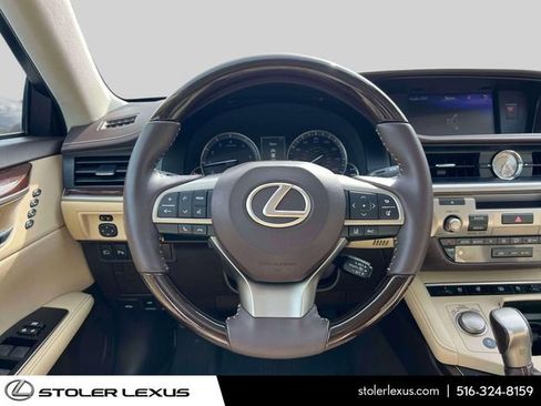 Used 2017 Lexus ES 350 w/ Luxury Package image 18