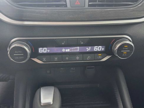 Used 2025 Nissan Altima 2.5 SV w/ SV Premium Package FWD image 13