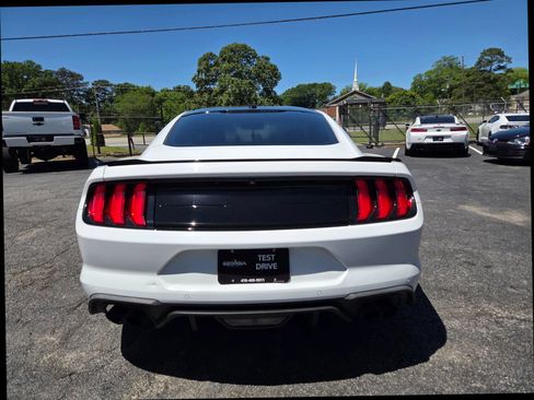 Used 2019 Ford Mustang GT w/ Black Accent Package RWD image 5