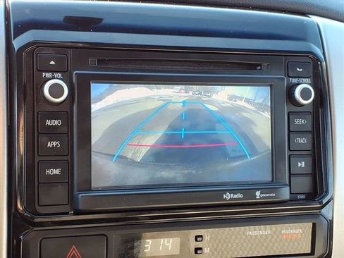 Used 2014 Toyota Tacoma 4x4 Double Cab w/ SR5 Package image 15