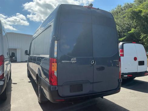 Used 2019 Mercedes-Benz Sprinter 170 image 4